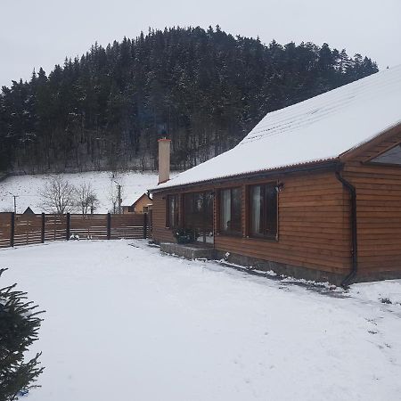 Sura Lu' Vasile. Bed & Breakfast Crivina  Екстериор снимка