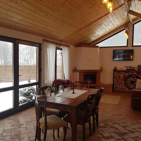 Sura Lu' Vasile. Bed & Breakfast Crivina  Екстериор снимка