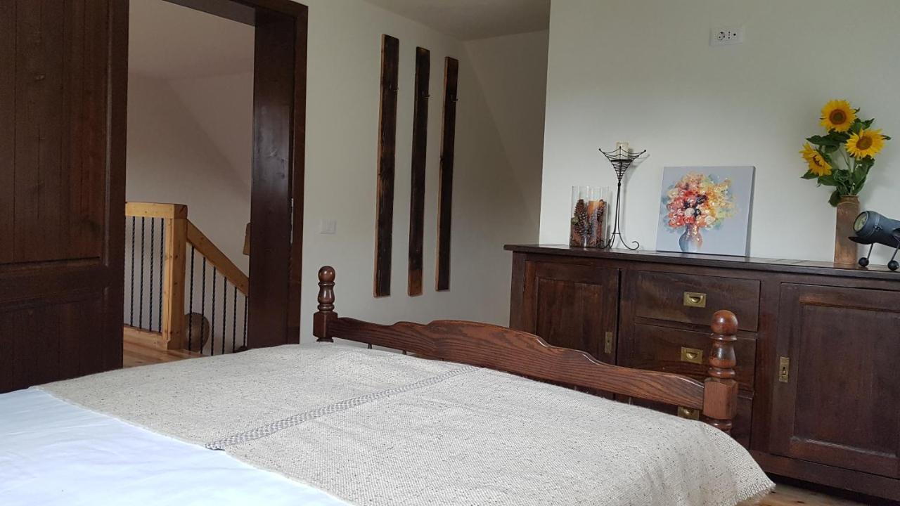 Sura Lu' Vasile. Bed & Breakfast Crivina  Екстериор снимка