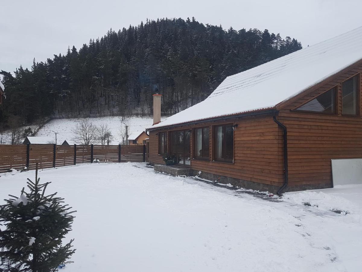 Sura Lu' Vasile. Bed & Breakfast Crivina  Екстериор снимка