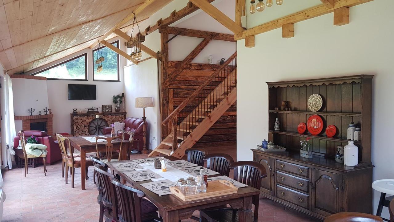 Sura Lu' Vasile. Bed & Breakfast Crivina  Екстериор снимка